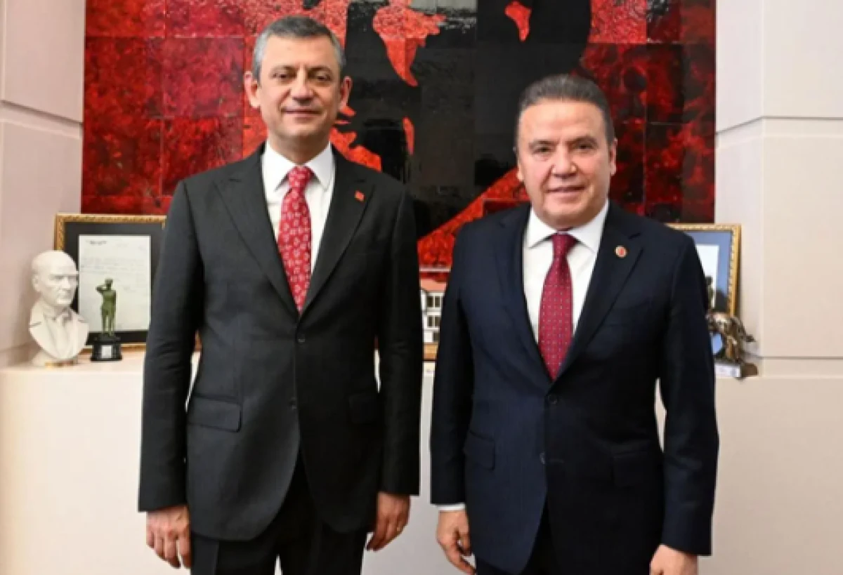 Muhittin B&ouml;cek itiraf&ccedil;ı oldu: R&uuml;şvet talimatı &Ouml;zg&uuml;r &Ouml;zel'denmiş! Para trafiği b&uuml;y&uuml;yor