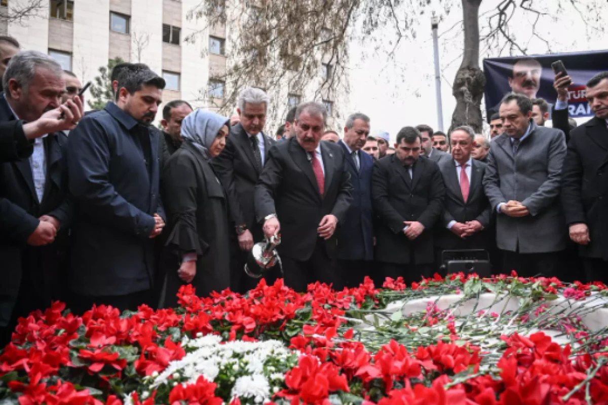 Muhsin Yazıcıoğlu'nun vefatının 17. yılı            