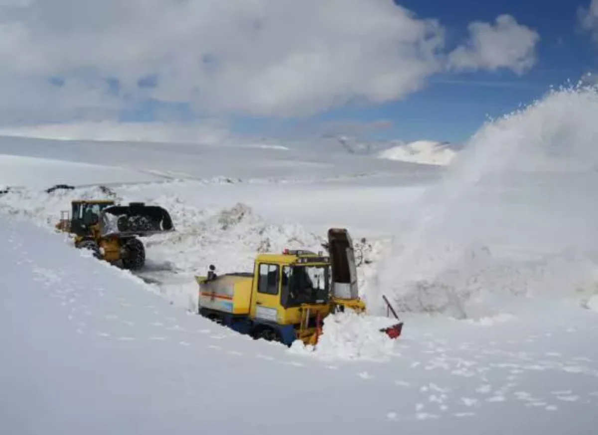 Muş'ta kar kalınlığı 6 metreyi aştı                        
