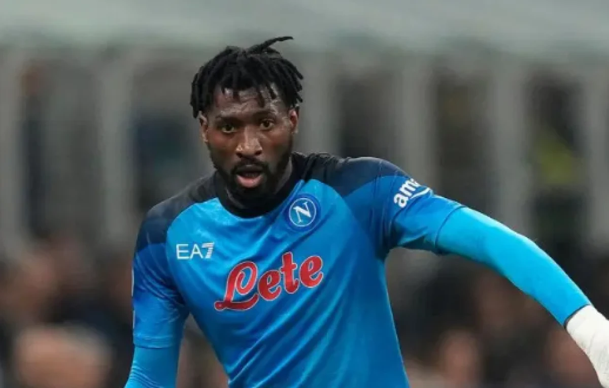 Napoli&rsquo;nin yıldızı i&ccedil;in İstanbul derbisi! İşte transferi bitirecek rakam