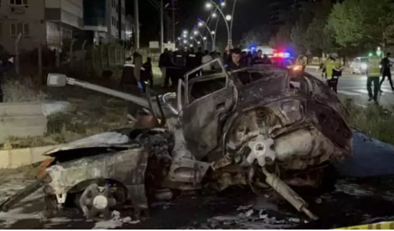 Niğde’de otomobil yayaya çarptıktan sonra yandı: 3 ölü