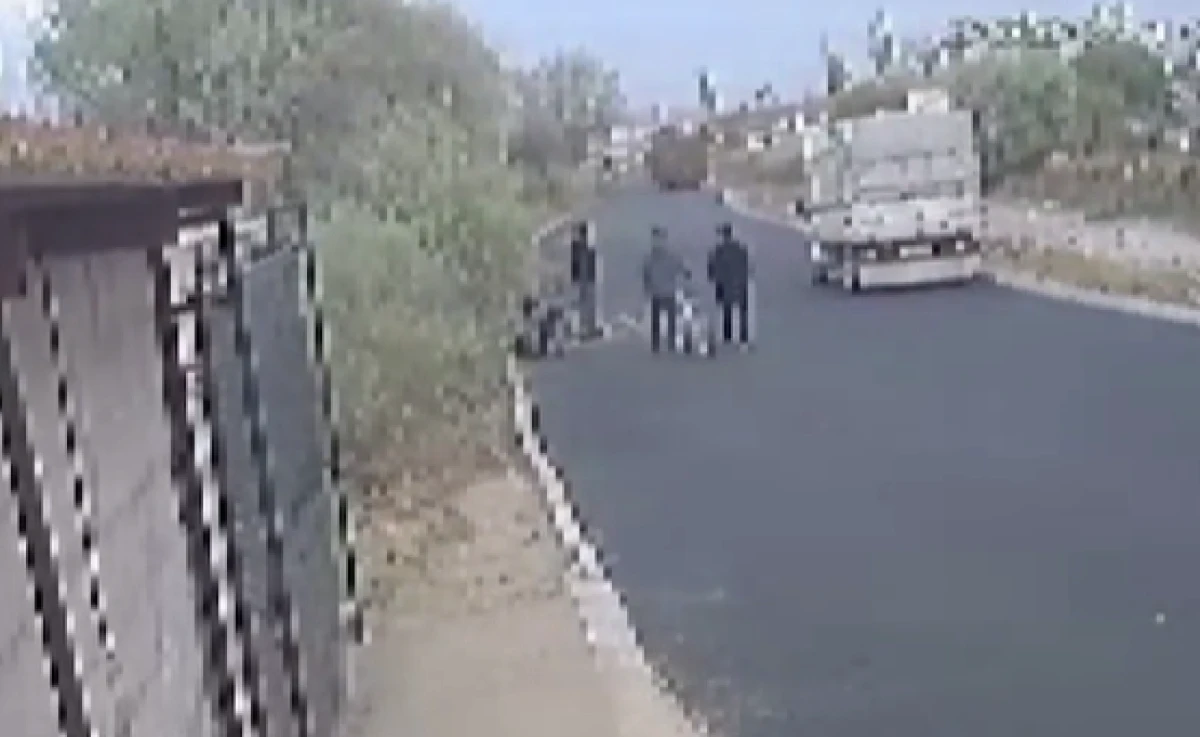 Niğde'de sollama yaparken şarampole devrilen motosikletli ağır yaralandı