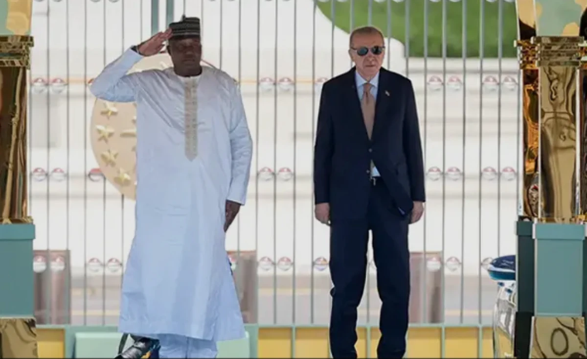 Nijer Cumhurbaşkanı Abdurrahman Tchiani Ankara'da! Başkan Erdoğan resmi t&ouml;renle karşıladı