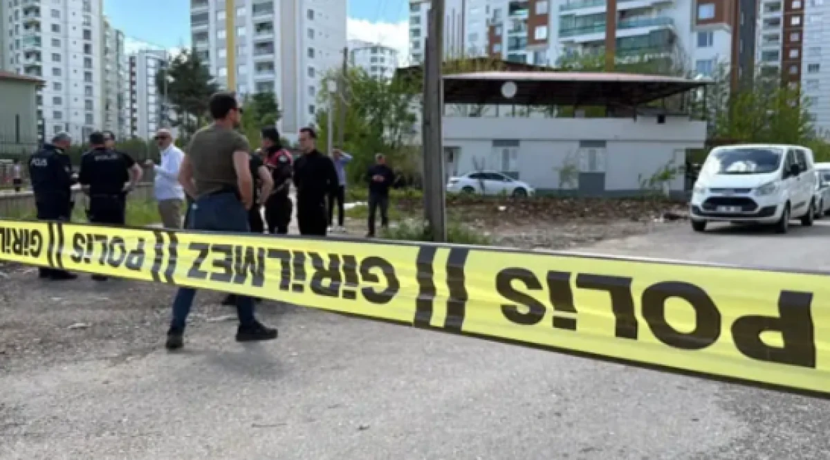 Okul b&ouml;lgesinde silah sesleri! Peş peşe ateş edildi, &ouml;ğrenciler panikledi