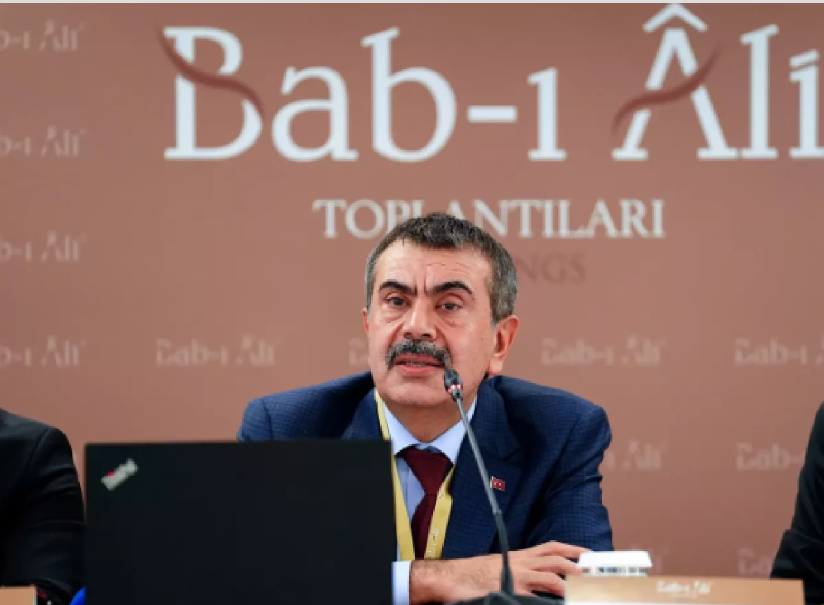 Okullarda sınavlar nasıl olacak? Bakan Tekin'den açıklama! 