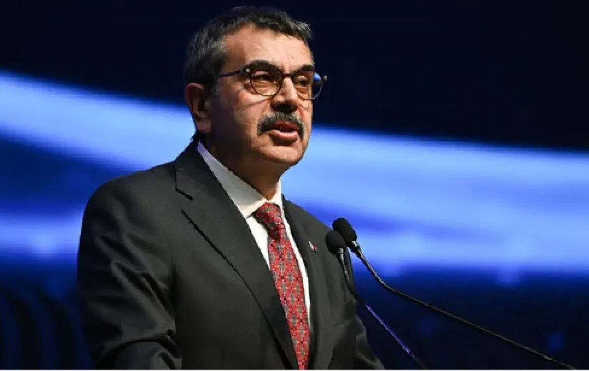 Okullarla ilgili yeni kararlar! Bakan Tekin duyurdu! Ara tatil ve eğitim s&uuml;resi a&ccedil;ıklaması