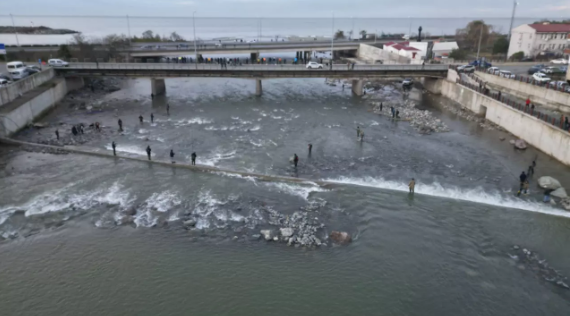 Oltasını alan vatandaşlar Kapisre ve Sundura derelerine koştu 