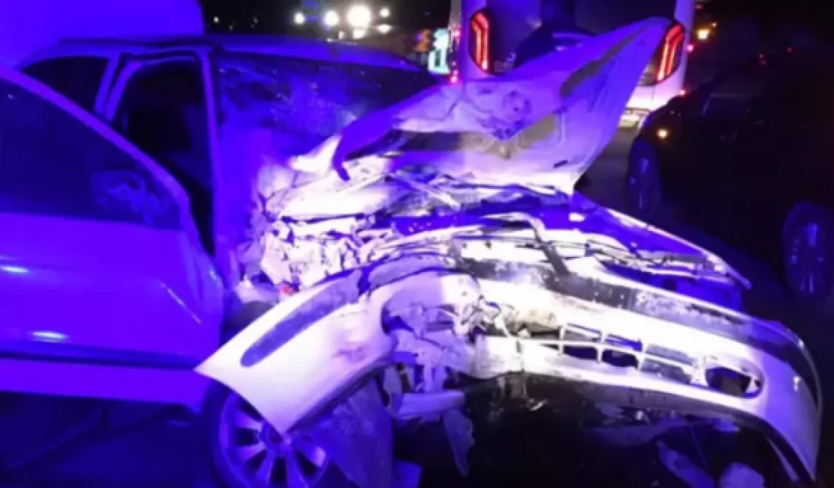 Otomobil ile traktör çarpıştı: 1 ölü, 5 yaralı 