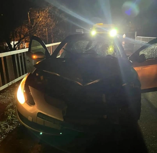 Otomobil yayalara çarptı. Ölü ve yaralı var 