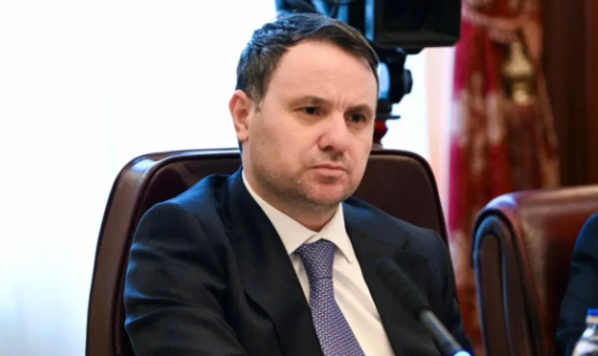 &Ouml;zg&uuml;r &Ouml;zel, Bakan G&uuml;rlek'e tazminat &ouml;deyecek!