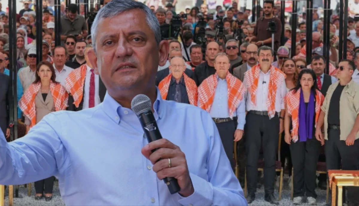 &Ouml;zg&uuml;r &Ouml;zel, "Vahap Se&ccedil;er beni aradı"