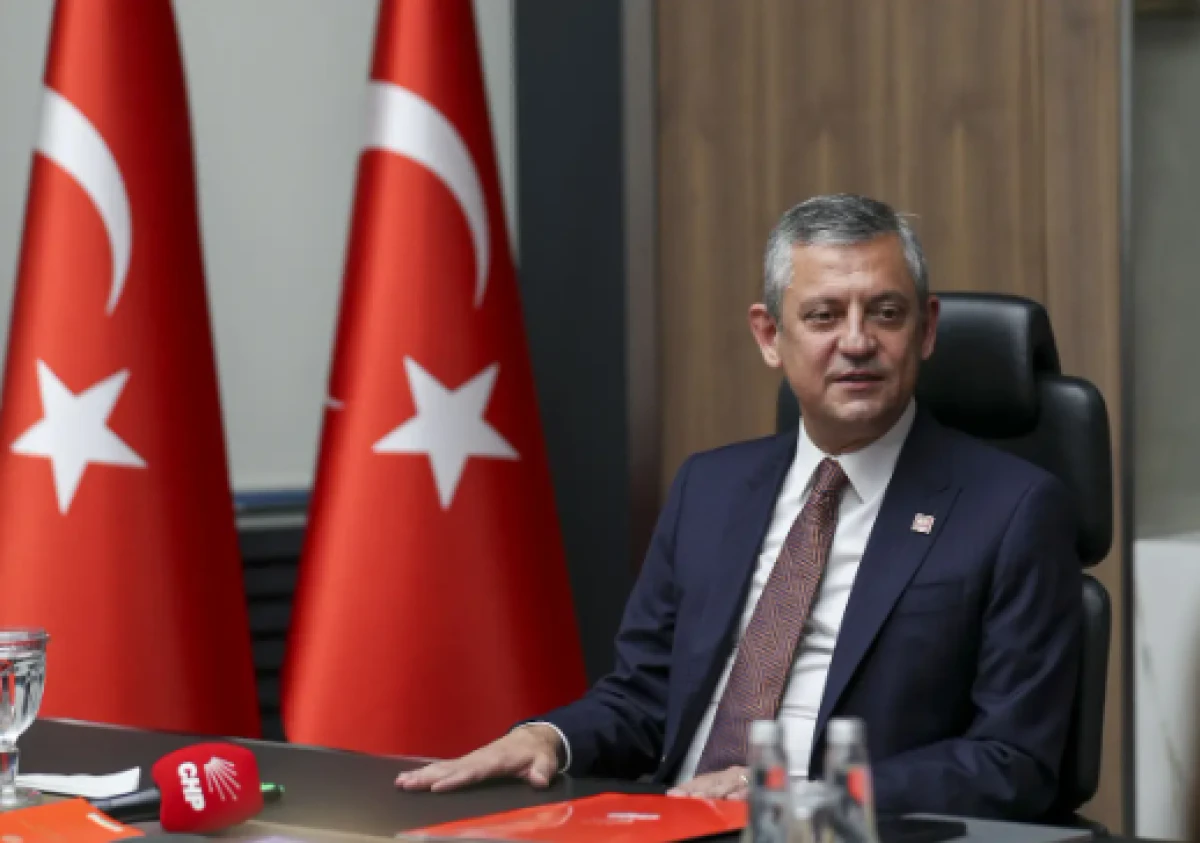 &Ouml;zg&uuml;r &Ouml;zel'den Kılı&ccedil;daroğlu'na s&uuml;rpriz yanıt! Meydan okudu! 22 vekil isyan bayrağı &ccedil;ekti