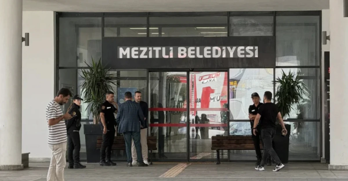 &Ouml;ZLEM AKS&Ouml;Z YENİDEN MEZİTLİ BELEDİYESİ&rsquo;NDE BAŞKAN YARDIMCISI OLDU! PEKİ ARINMA NEREDE?