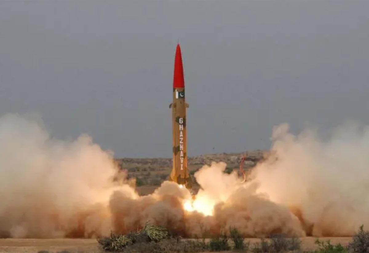 Pakistan'dan 'n&uuml;kleer' uyarı: 'D&uuml;şmanca planlar bertaraf edilecektir