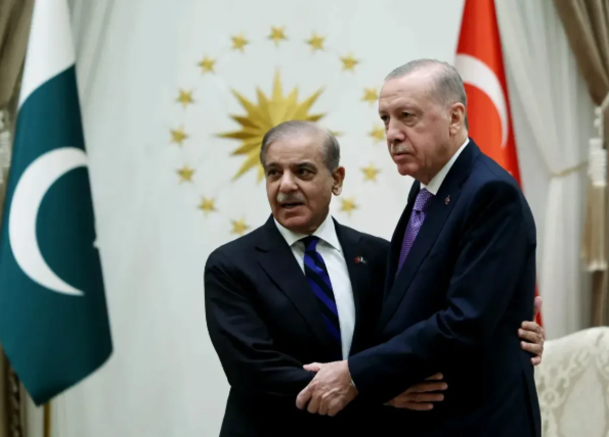 Pakistan'dan T&uuml;rkiye duyurusu! Şerif'ten T&uuml;rk&ccedil;e mesaj! 'Hazırız' deyip desteğini ilan etti