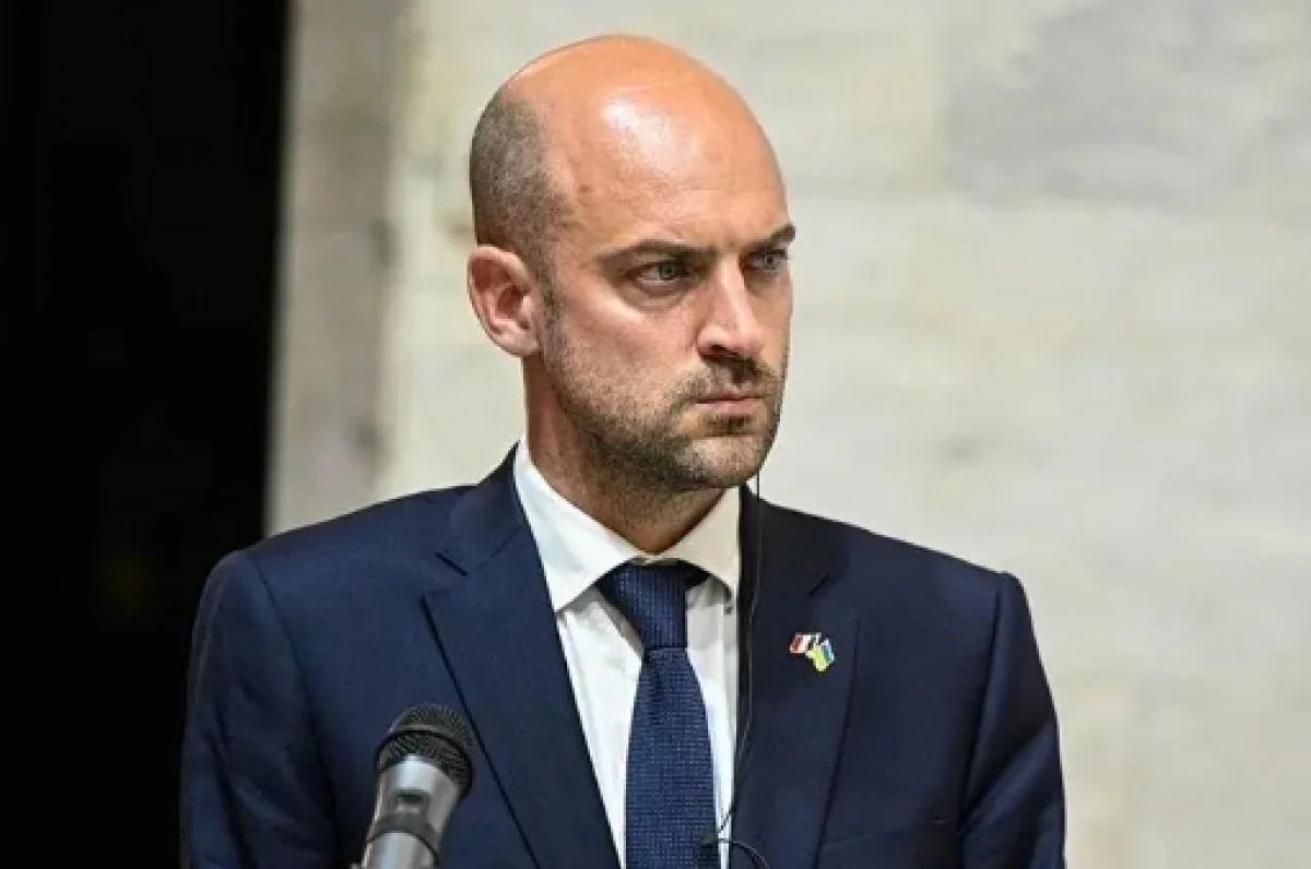 Paris&rsquo;ten 4 &uuml;lkeye manip&uuml;lasyon su&ccedil;laması!