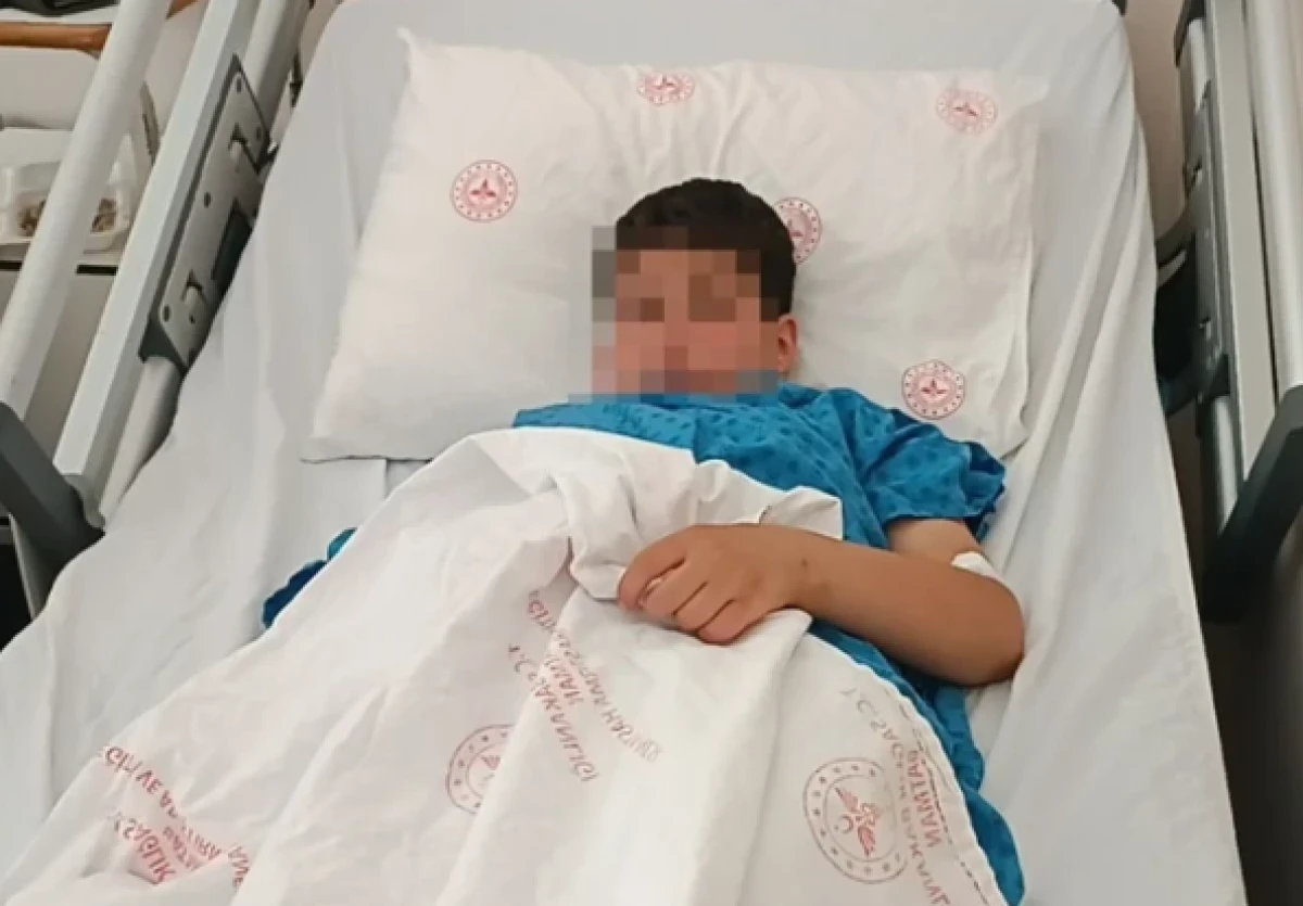 Parkta dehşet! İlkokul &ouml;ğrencisi t&uuml;fekle bacağından vuruldu