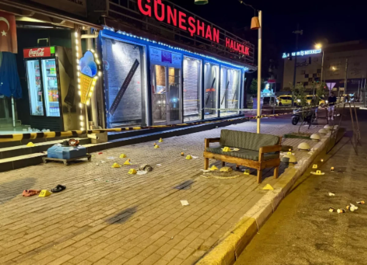 Pastanede silahlı kavga: 3 kişi öldü     