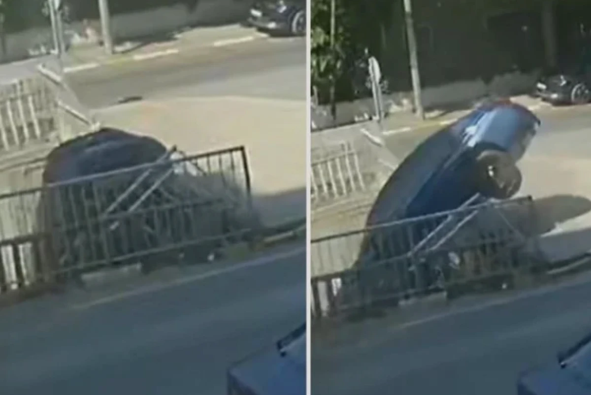 Pendik'te otomobil dereye d&uuml;şt&uuml;; kaza kamerada