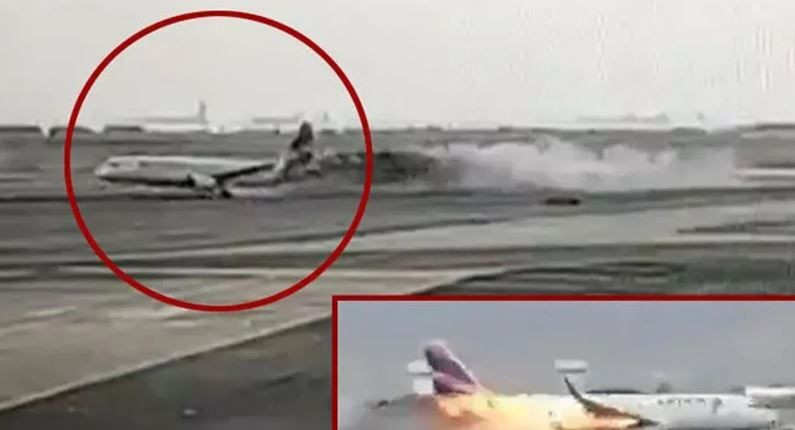 Pistte ilerleyen yolcu uçağı itfaiye aracıyla çarpıştı                