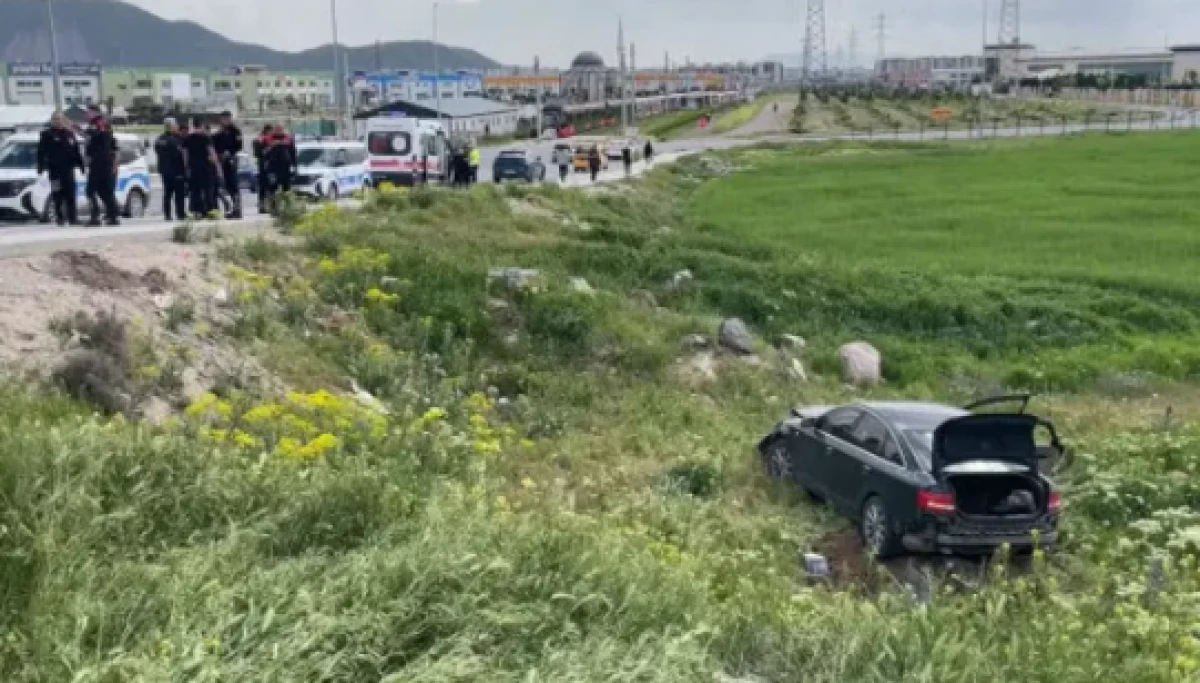 Polisin dur ihtarına uymadı! Otomobili şarampole yuvarlandı