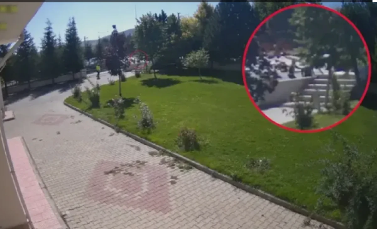 Polisin 'Heimlich' manevrası s&uuml;r&uuml;c&uuml;n&uuml;n hayatını kurtardı
