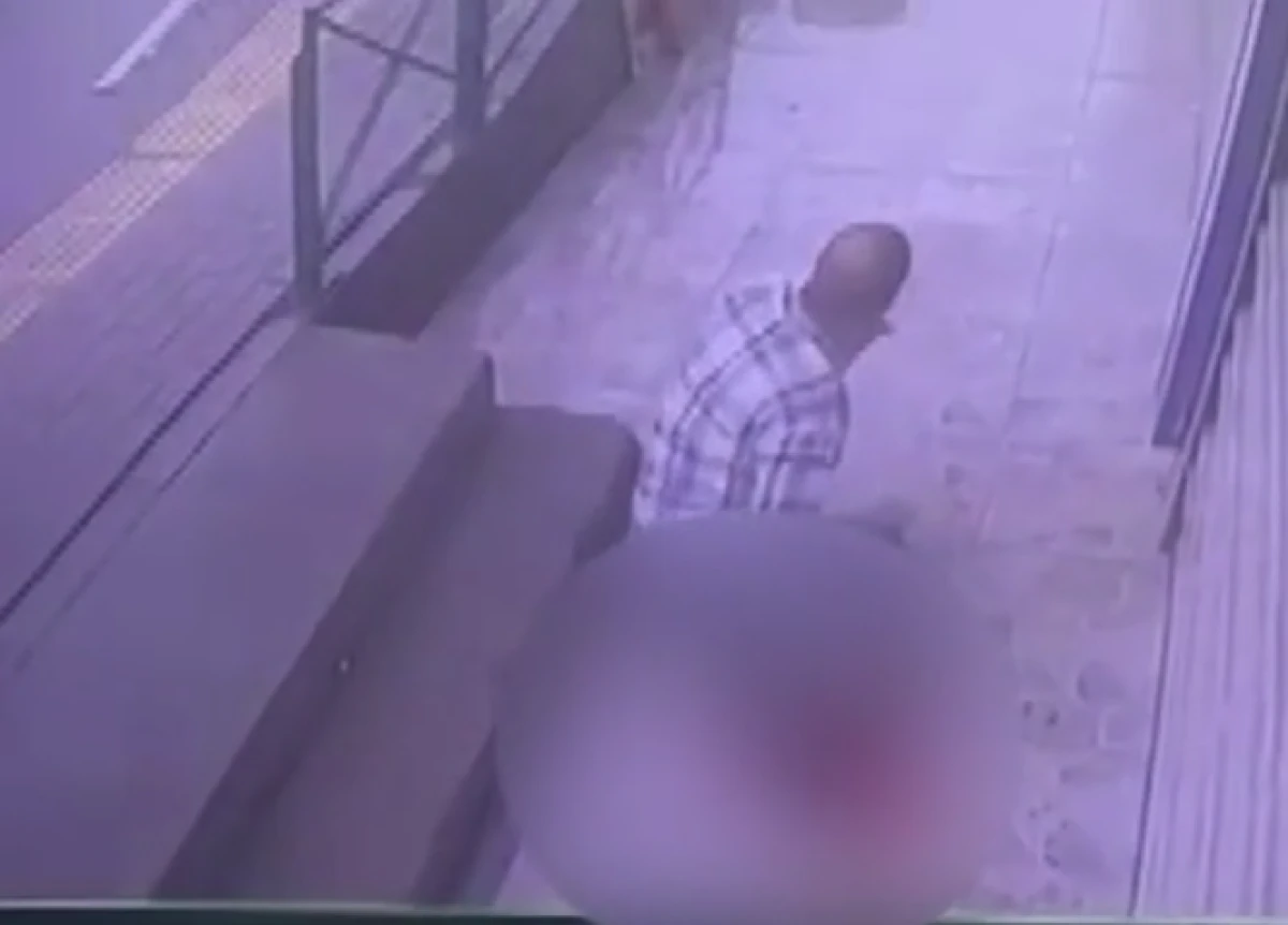 Pompalı tüfekle dehşet kamerada.               