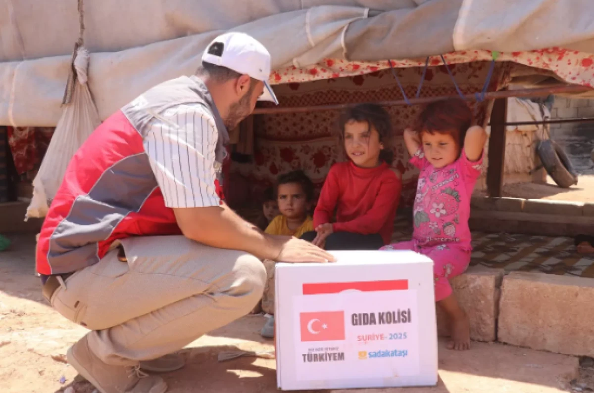 Sadakataşı Suriye’de 4 bin aileye gıda kolisi ulaştırdı 