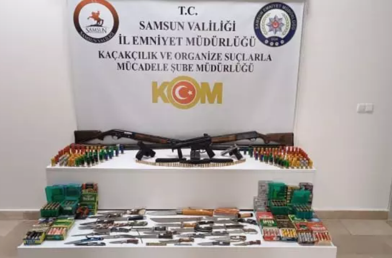 Samsun'da bir evden cephanelik çıktı     