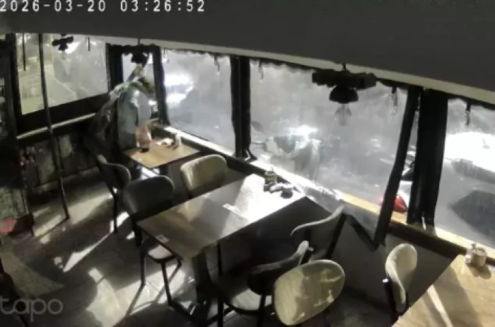 Sarıyer&rsquo;de boşanma aşamasındaki eşinin iş yerini soydu      