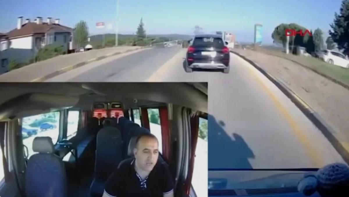 Savcı ile minib&uuml;s şof&ouml;r&uuml;n&uuml;n trafikteki tartışması kamerada