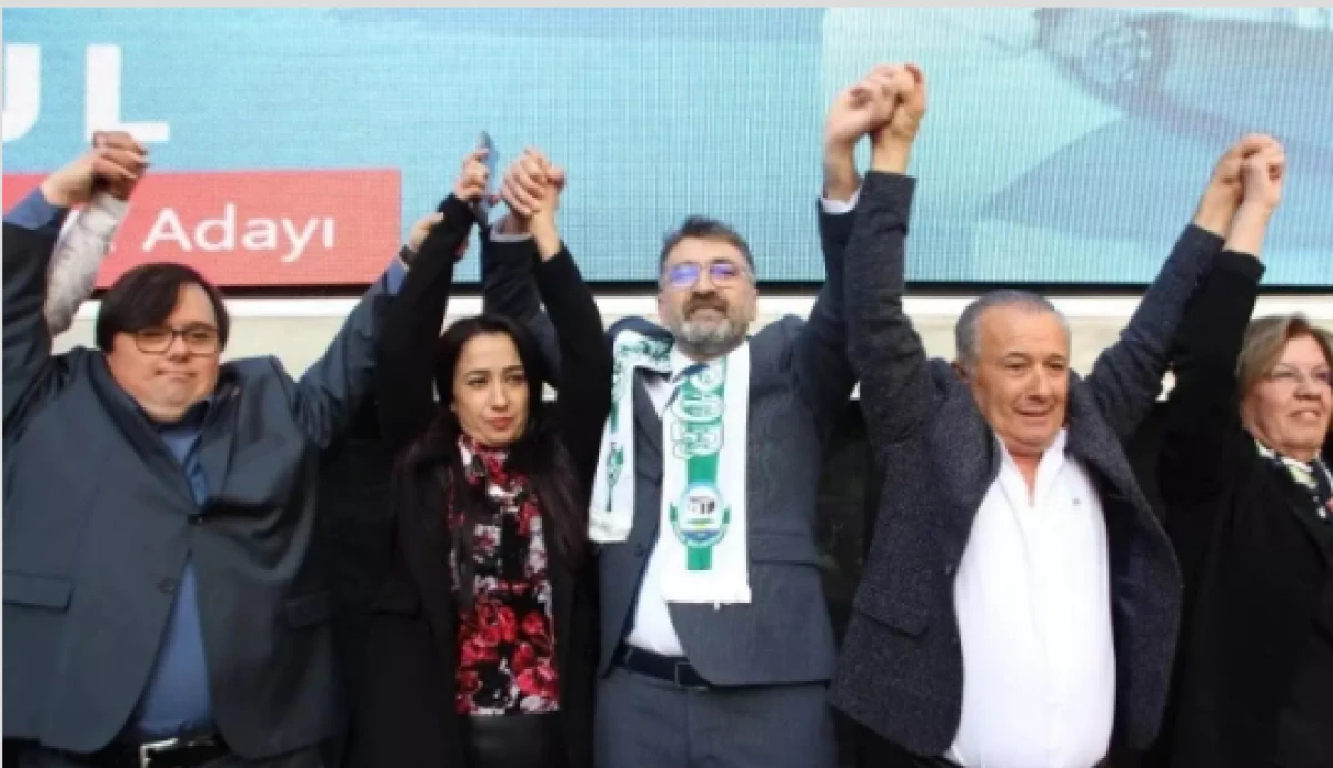 Serik Belediye Başkanı Kadir Kumbul, CHP'den istifa etti            