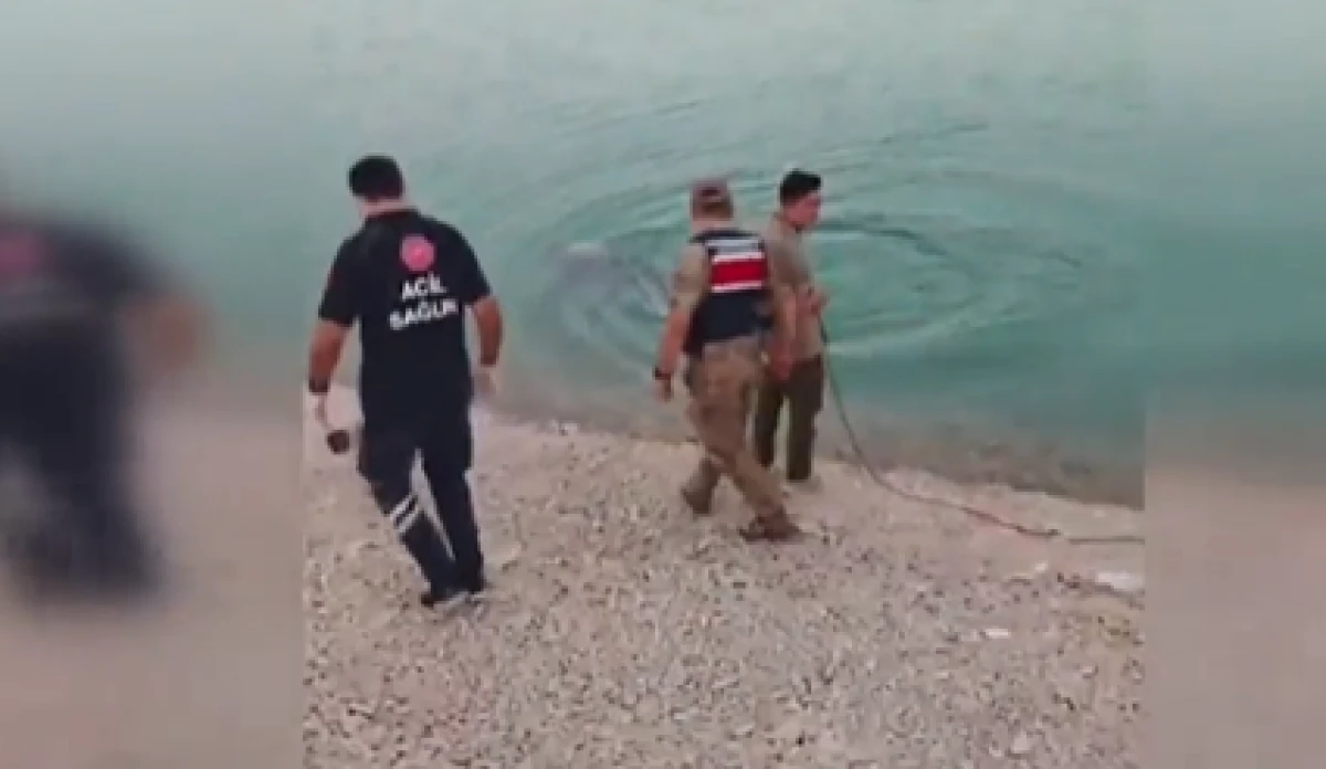 Serinlemek i&ccedil;in baraj g&ouml;l&uuml;ne girmişti: Acı haber geldi