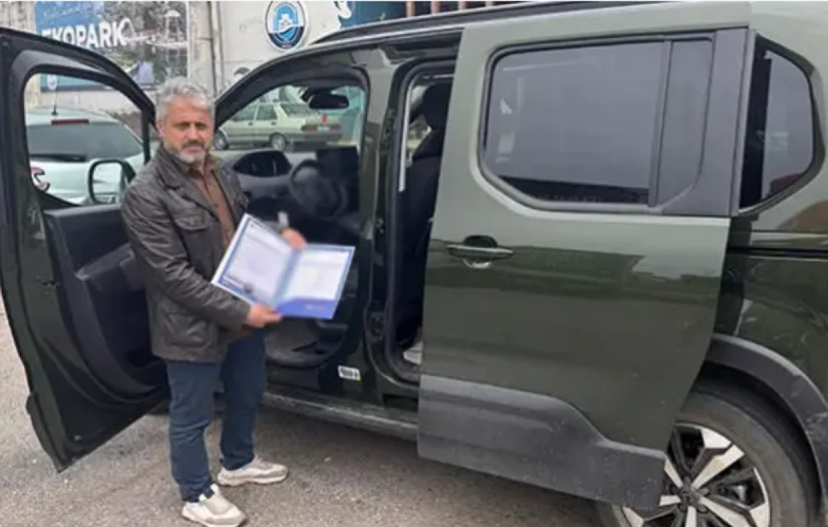 Sıfır ara&ccedil; aldığına bin pişman oldu! Ger&ccedil;ek satmak isterken ortaya &ccedil;ıktı