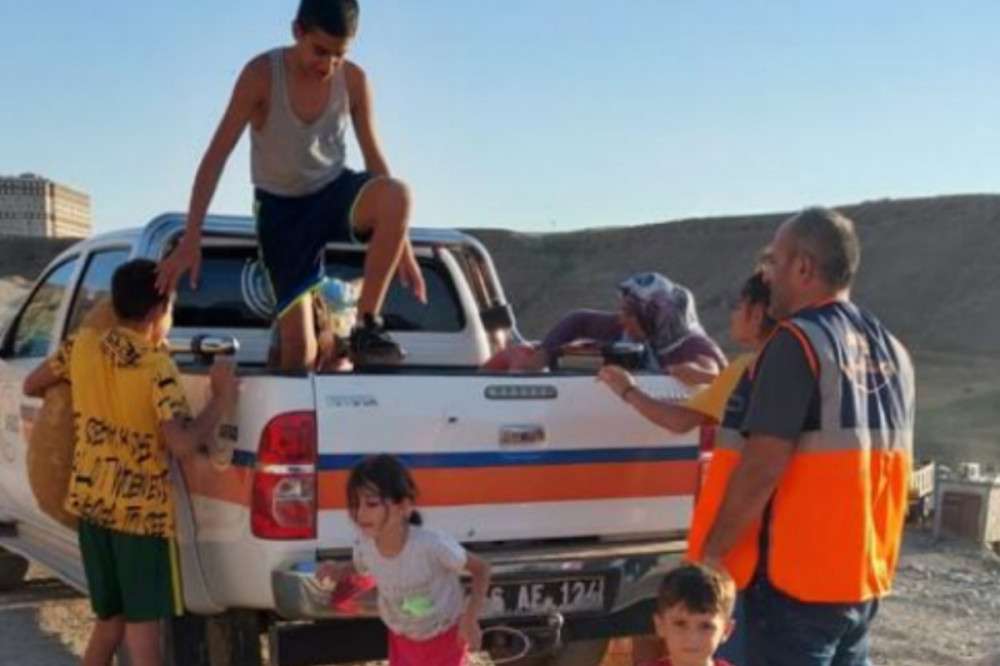 Siirt'te su seviyesi yükseldi, yedi kişilik aile mahsur kaldı