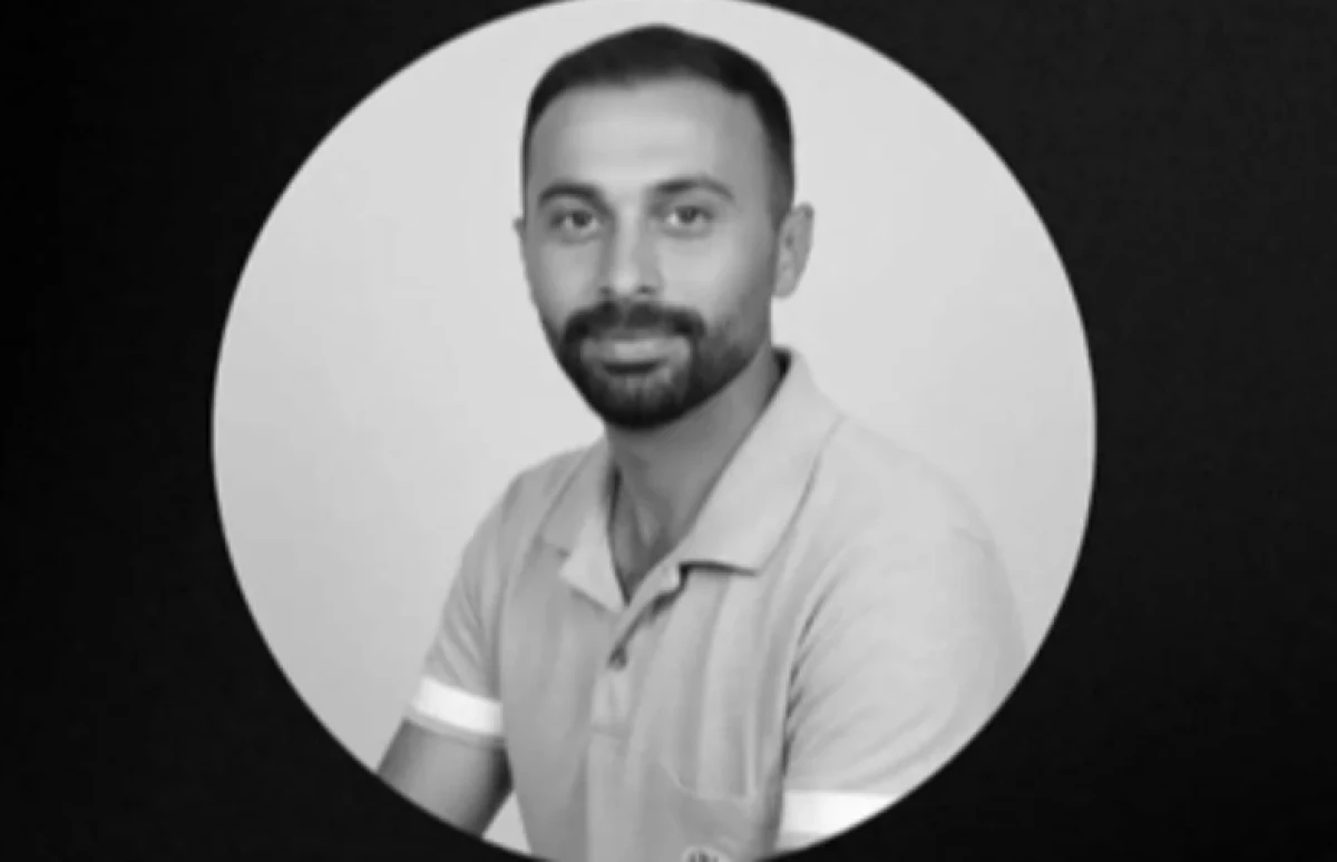 Silindir operatörü kullandığı silindir aracının altında kaldı