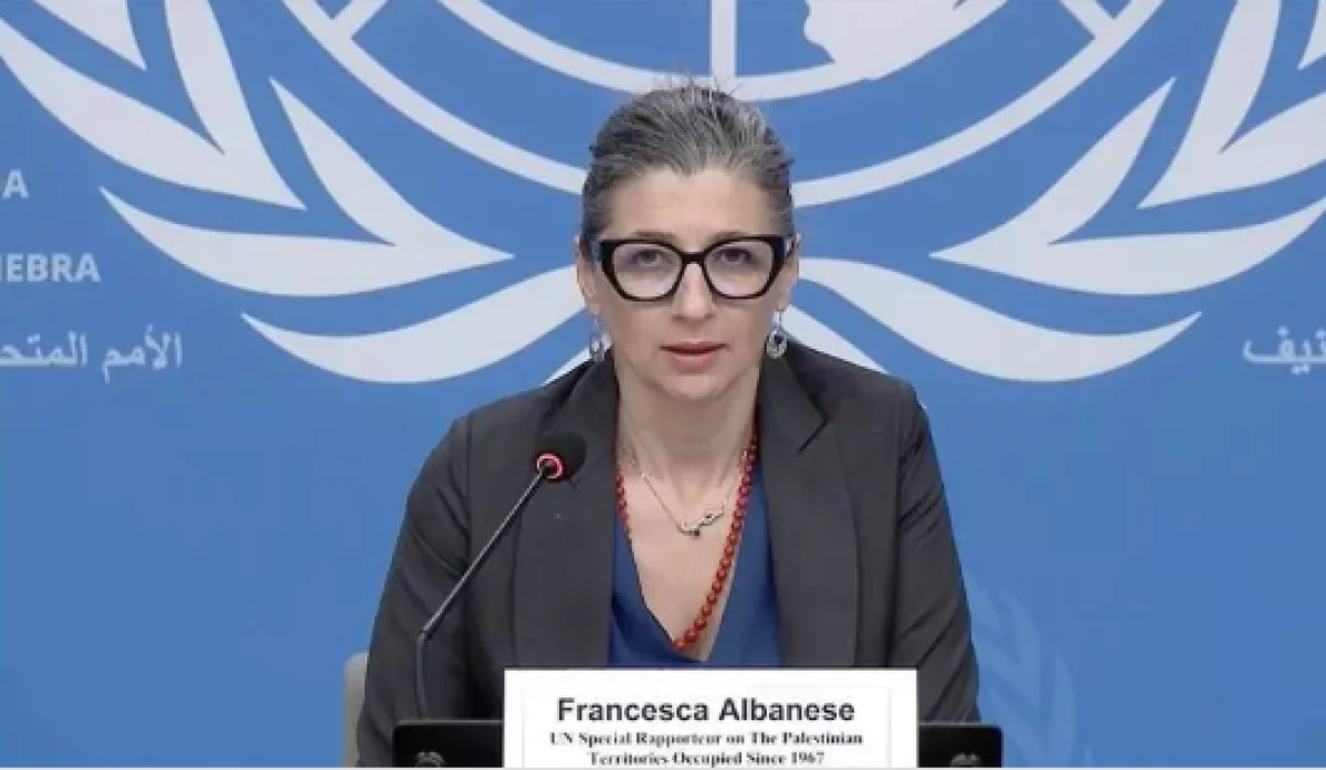 Soykırımı belgeleyen Albanese'ye zulmediliyor            