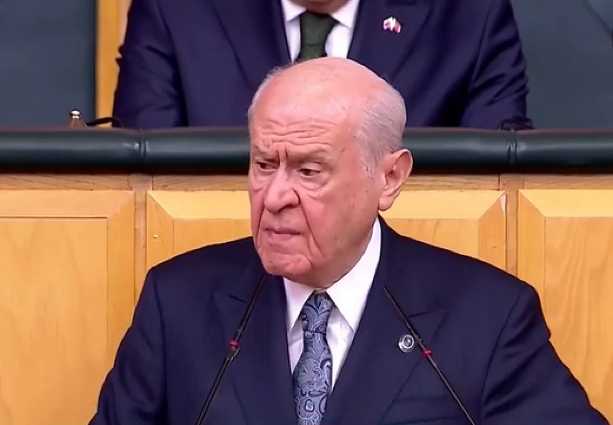 S&ouml;zleri ayakta alkışlandı! Bah&ccedil;eli'den tarihi mesaj: Her bakanlık bir cephe