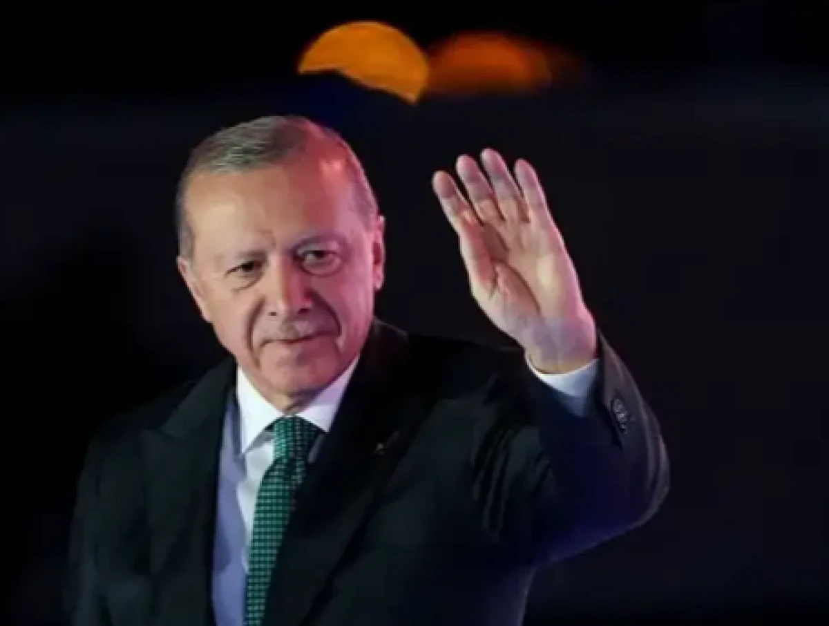 Suriye'de ter&ouml;r &ouml;rg&uuml;t&uuml; YPG/SDG kendini feshetti: Erdoğan 11 yıl &ouml;nce b&ouml;yle duyurmuştu!