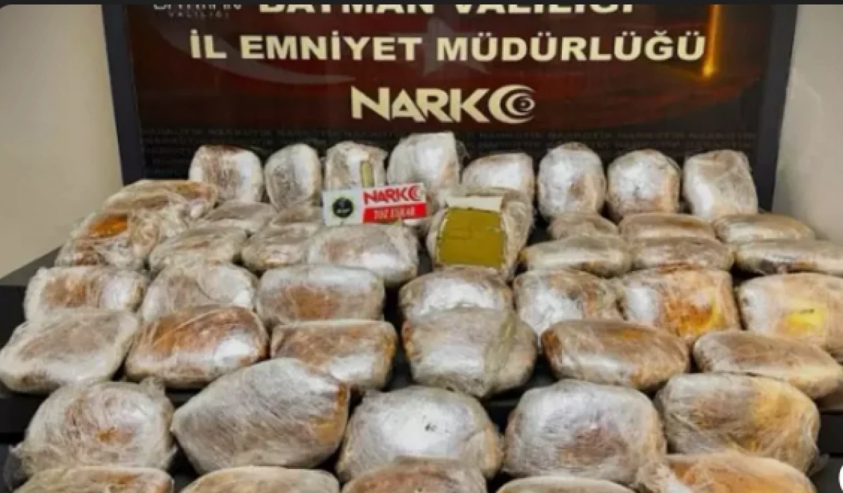 Tam 56 kilo: Otomobilin koltuklarına gizlenmiş halde bulundu! 