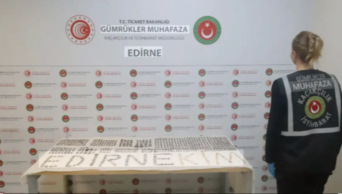 Tarihi eser ka&ccedil;ak&ccedil;ılığına darbe! İki TIR&rsquo;da 6 bin 910 sikke yakalandı
