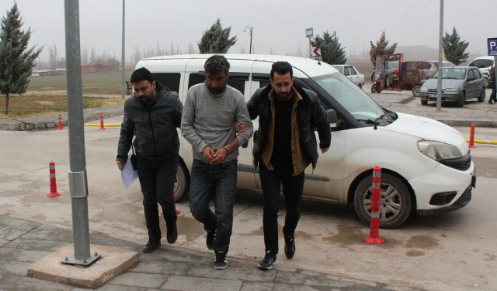 Tartıştığı babasını bıçakladı!                   