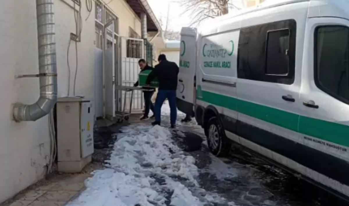 Tartıştığı komşusunu tabanca ile &ouml;ld&uuml;rd&uuml; 