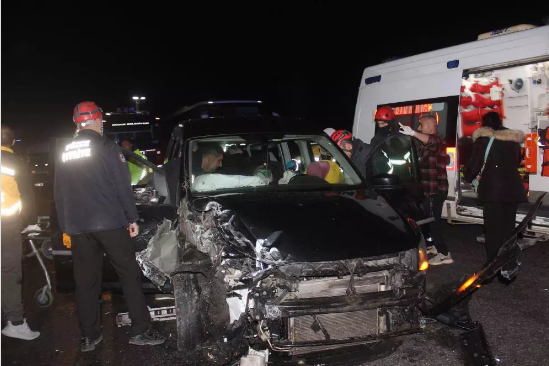 TEM Otoyolu'nda feci kaza