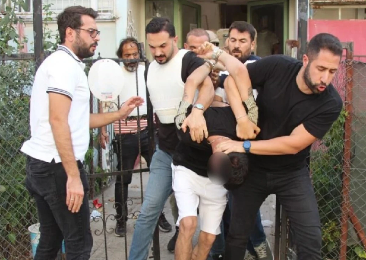 Teslim olmak istemeyen firari &ouml;nce ateş a&ccedil;tı, sonra el bombasının pimini &ccedil;ekti