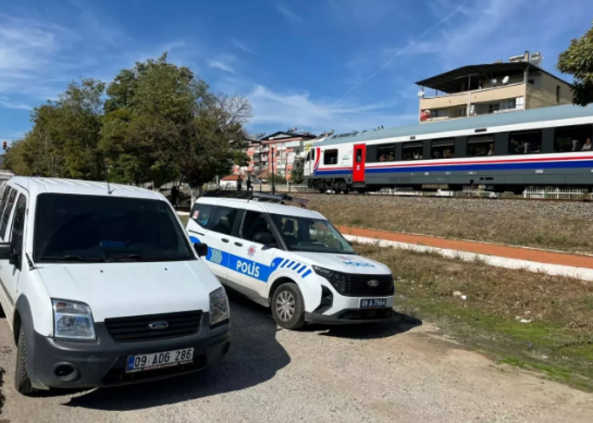 Torununu kurtarmak için ölüme atladı     