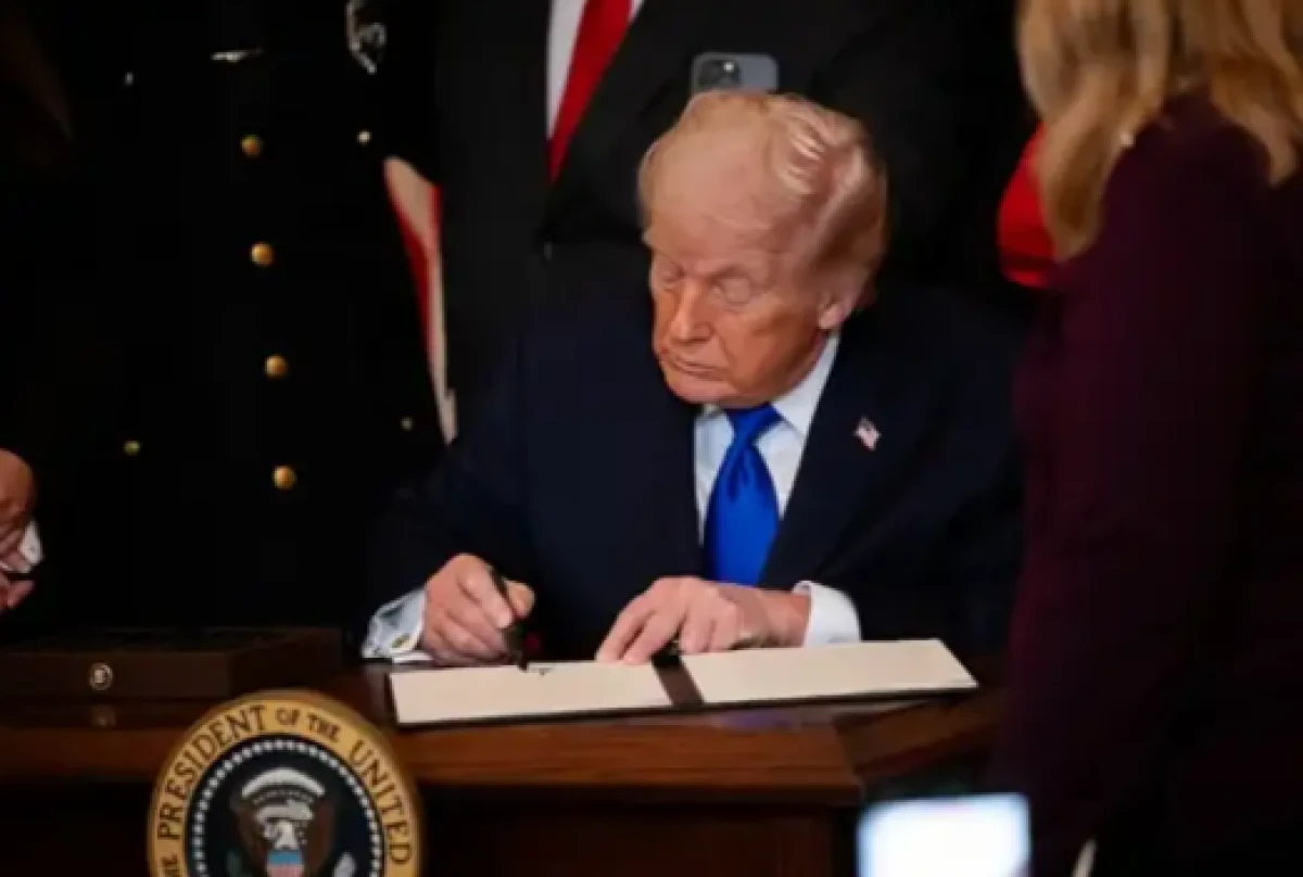 Trump'ın 'sa&ccedil;malık' dediği uygulama i&ccedil;in tarihi adım atıldı: T&uuml;rkiye&rsquo;yi &ouml;rnek aldı