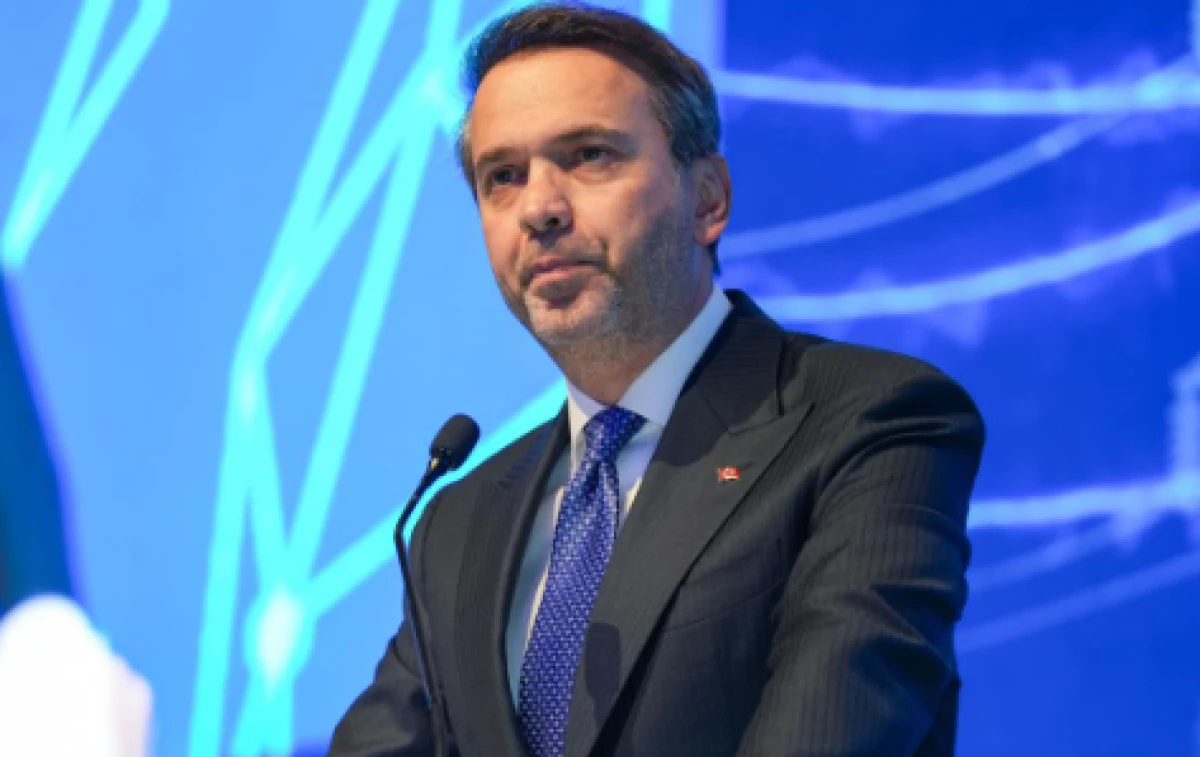 T&uuml;rkiye n&uuml;kleer yapmak zorunda! Bakan Bayraktar a&ccedil;ıkladı