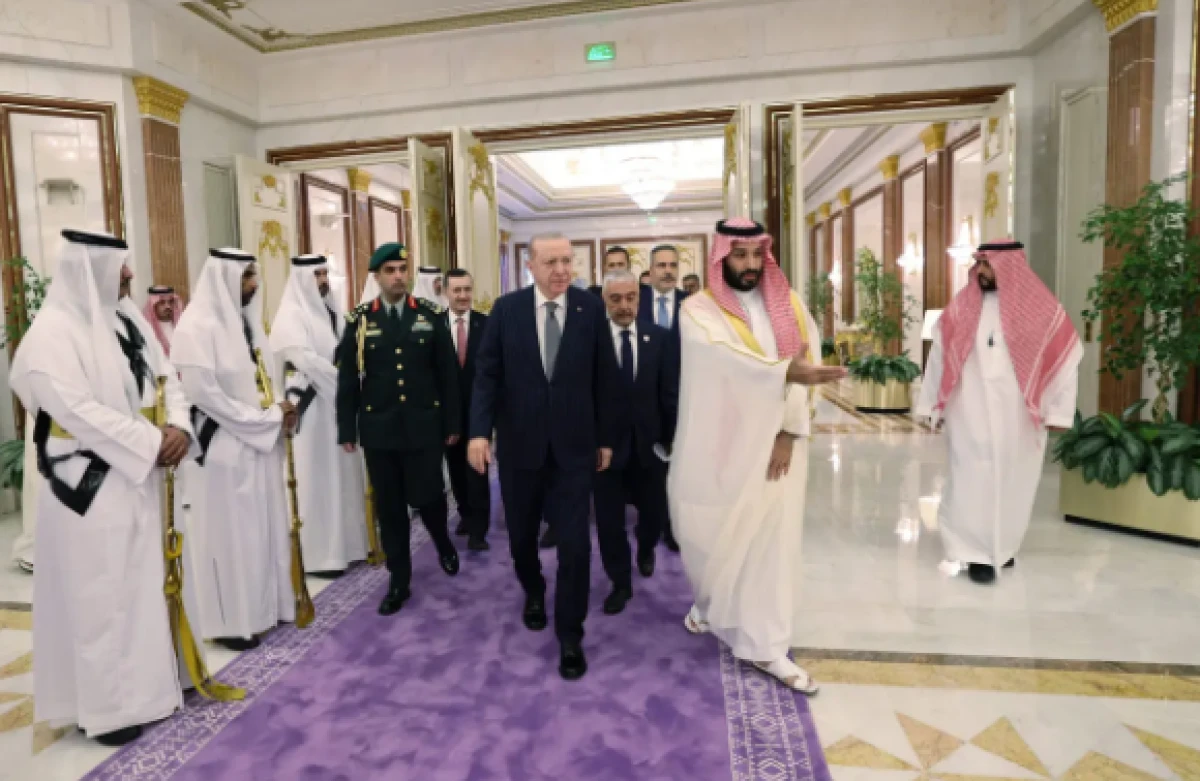 T&uuml;rkiye, Pakistan ve Suudi Arabistan imzayı attı! Mekke Anlaşması y&uuml;r&uuml;rl&uuml;ğe girdi