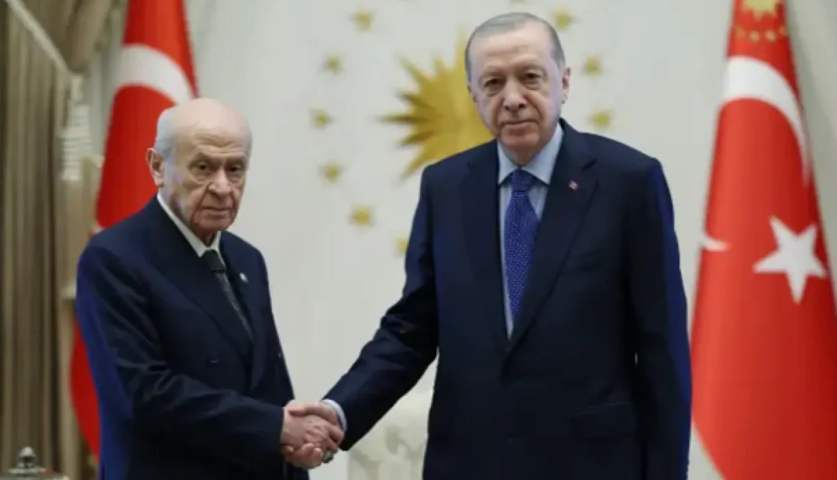T&uuml;rkiye'de tarihi d&ouml;n&uuml;m noktası! MHP'den Erdoğan ve Bah&ccedil;eli mesajı...